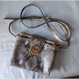 Michael Kors Snakeskin Patent Leather Crossbody‎ Purse Gray Built-In Wallet